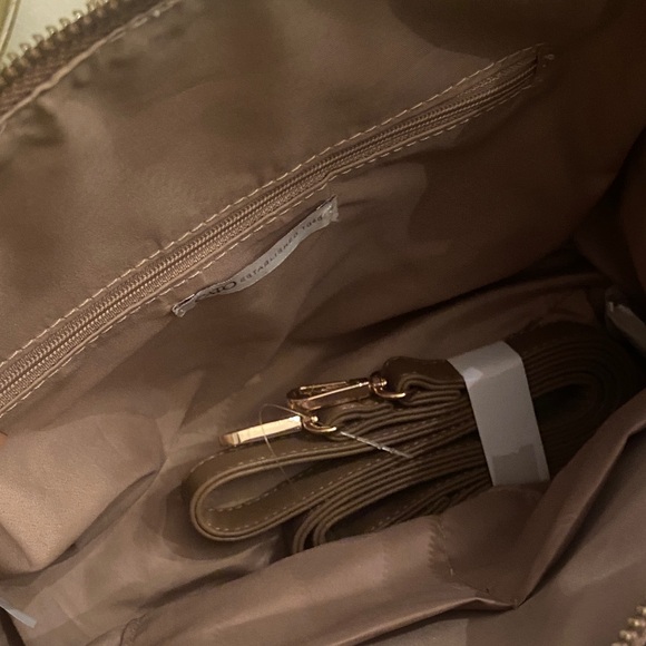 New Tan and White Plaid Handbag - Picture 3 of 6